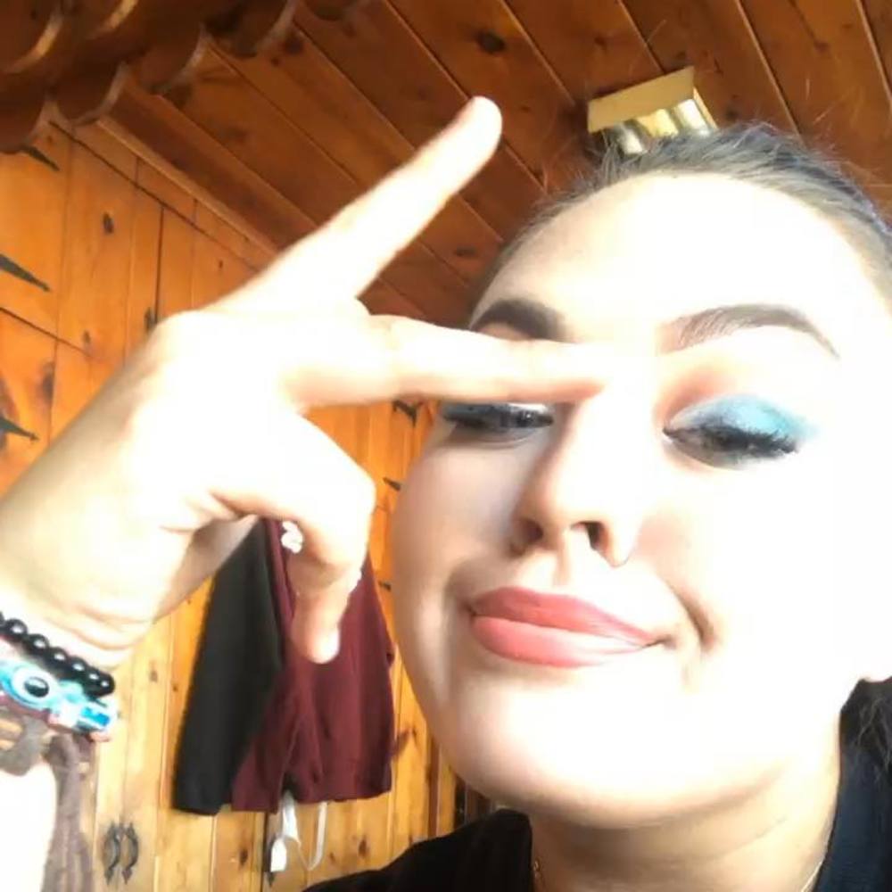 Meet your Posher, Tay